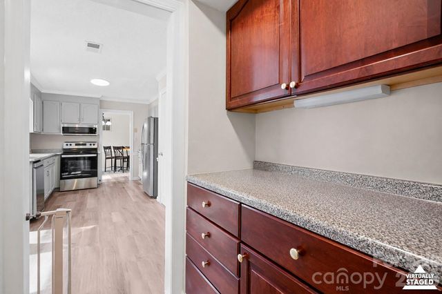 2404 Wildburne Court 27, Charlotte, NC 28262