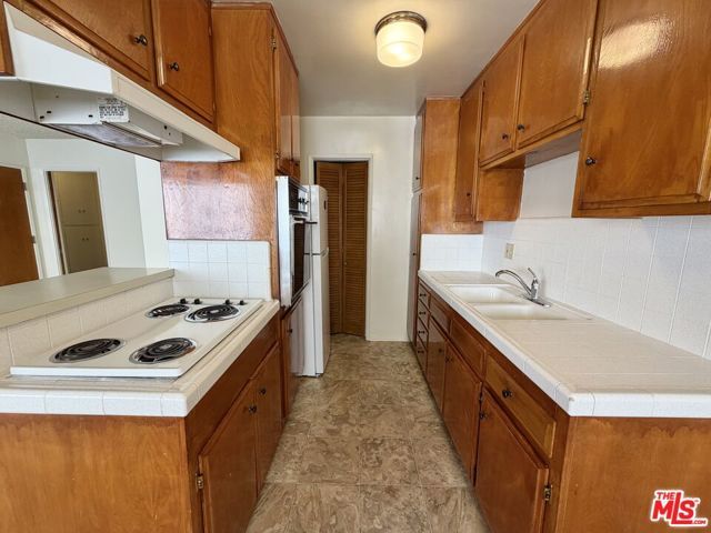 1261 Granville Avenue 6, Los Angeles, CA 90025
