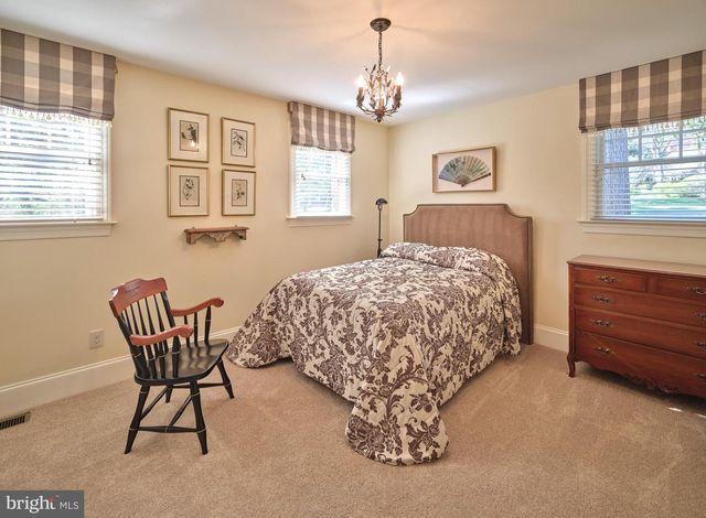 92 HOMESTEAD DR, Doylestown, PA 18901