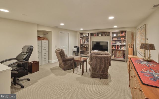 92 HOMESTEAD DR, Doylestown, PA 18901