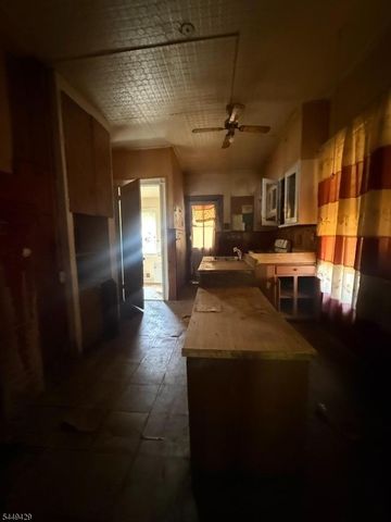 605 Park Ave, East Orange City, NJ 07017