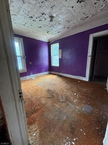 605 Park Ave, East Orange City, NJ 07017