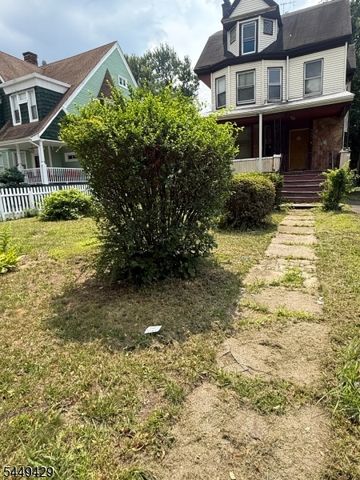 605 Park Ave, East Orange City, NJ 07017