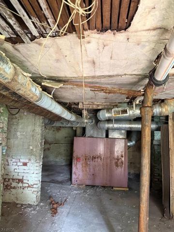 605 Park Ave, East Orange City, NJ 07017