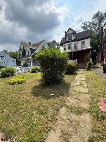 605 Park Ave, East Orange City, NJ 07017