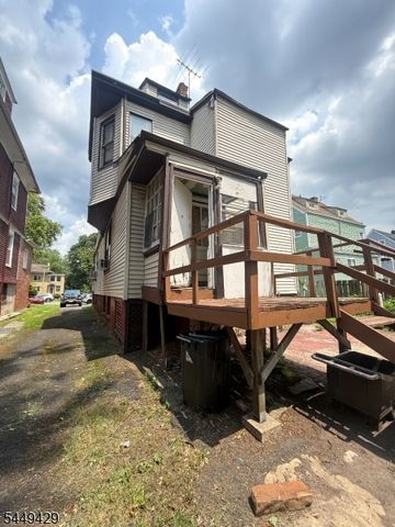 605 Park Ave, East Orange City, NJ 07017