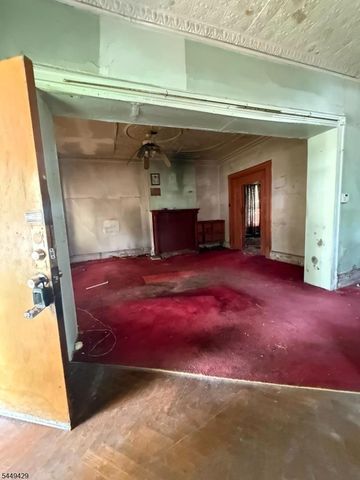 605 Park Ave, East Orange City, NJ 07017
