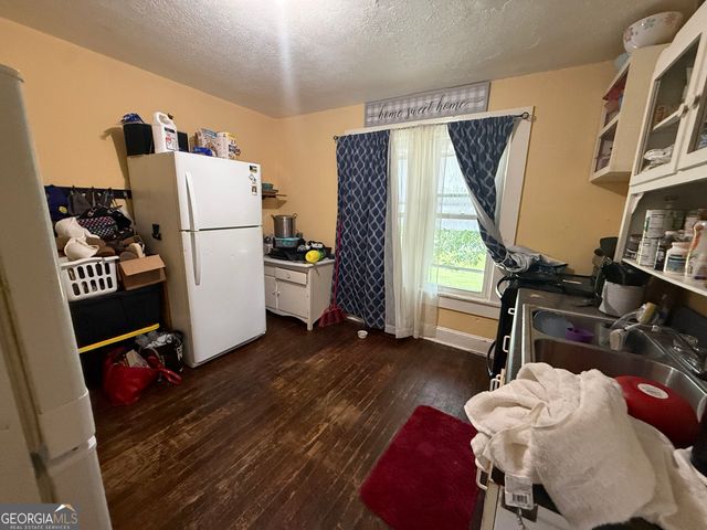 205 Georgia Avenue, Barnesville, GA 30204