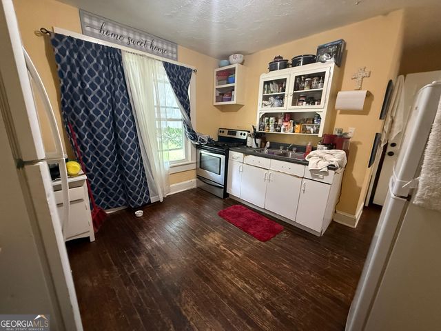 205 Georgia Avenue, Barnesville, GA 30204