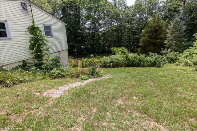 32 Cedar Lane, Montville, CT 06382