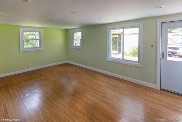 32 Cedar Lane, Montville, CT 06382