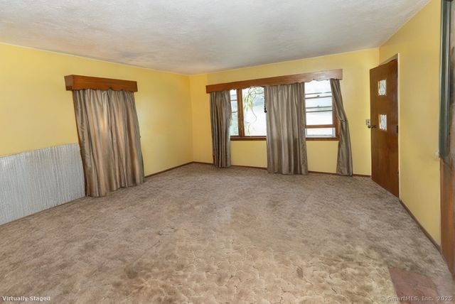 32 Cedar Lane, Montville, CT 06382