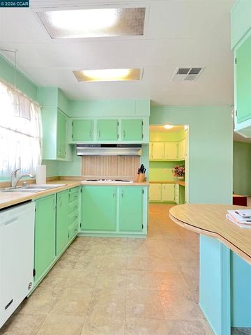 198 Kona Cir, Pittsburg, CA 94565