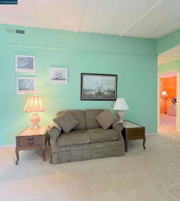 Image 12 of property listing at 198 Kona Cir, Pittsburg, CA 94565