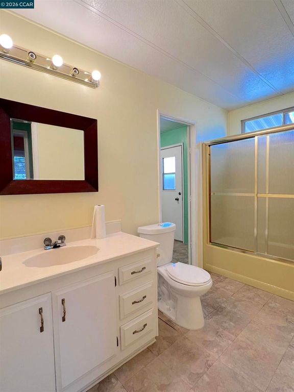 Image 16 of property listing at 198 Kona Cir, Pittsburg, CA 94565