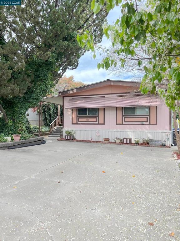 Image 2 of property listing at 198 Kona Cir, Pittsburg, CA 94565