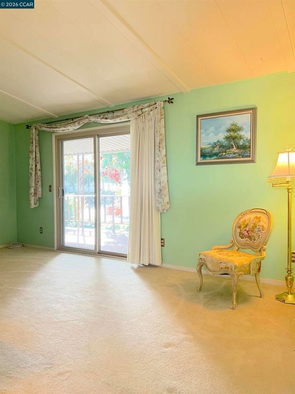 Image 6 of property listing at 198 Kona Cir, Pittsburg, CA 94565