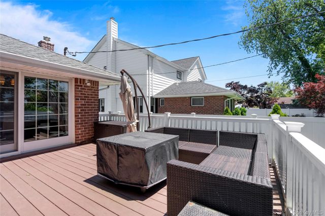 33 Birchwood Park Drive, Syosset, NY 11791