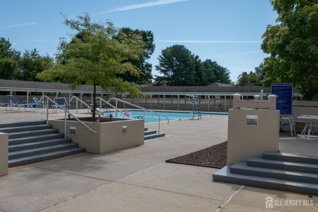 39 Winthrop Road B, Monroe, NJ 08831