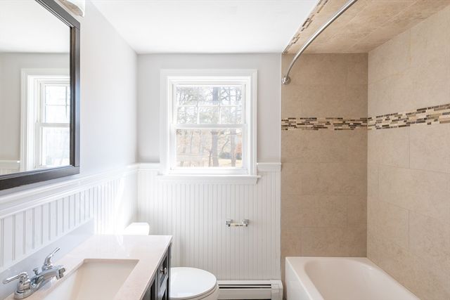 9 Meredith Dr, Falmouth, MA 02536