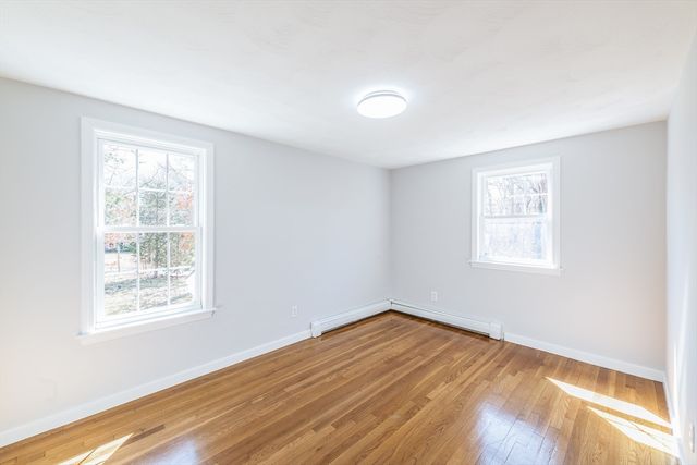 9 Meredith Dr, Falmouth, MA 02536