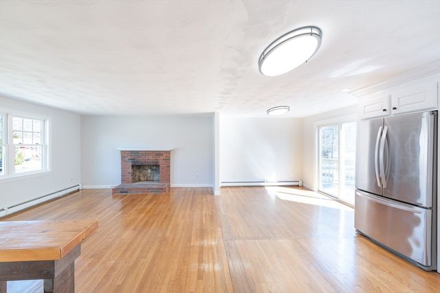 9 Meredith Dr, Falmouth, MA 02536