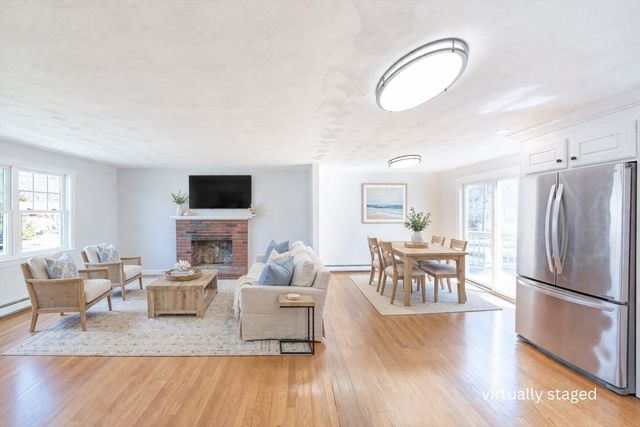 9 Meredith Dr, Falmouth, MA 02536