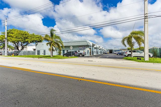 8349 NW 54th St 6, Doral, FL 33166