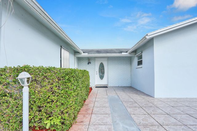 22600 SW 65th Way, Boca Raton, FL 33428