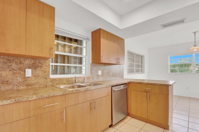 22600 SW 65th Way, Boca Raton, FL 33428