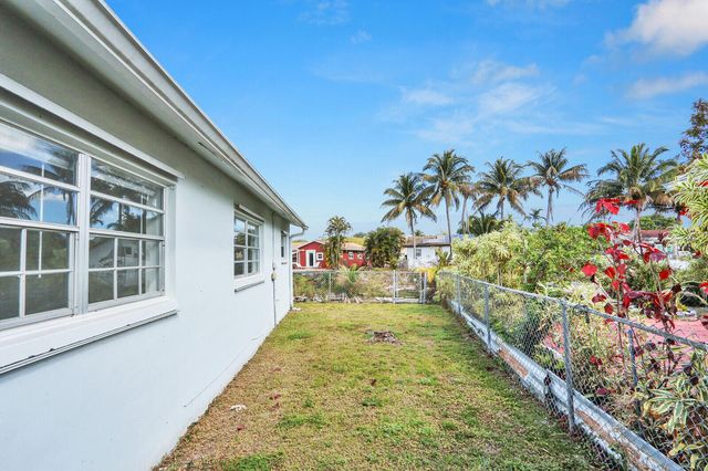 22600 SW 65th Way, Boca Raton, FL 33428