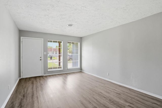 4223 S Acres Drive, Houston, TX 77047