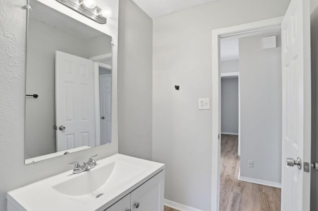 4223 S Acres Drive, Houston, TX 77047
