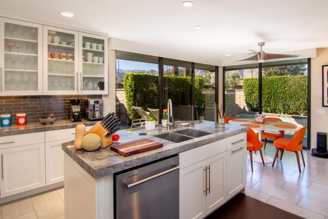 15 Dartmouth Drive, Rancho Mirage, CA 92270