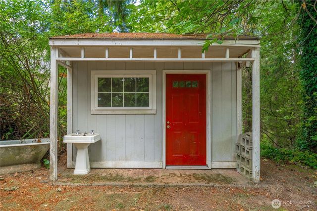 25401 Kanasket Drive, Black Diamond, WA 98010