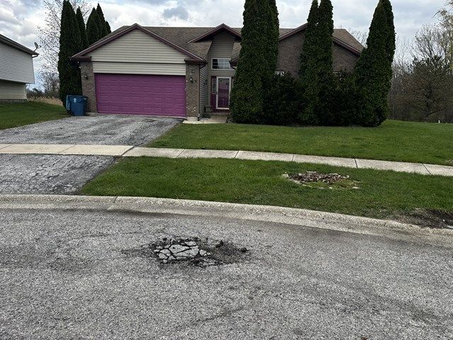 7 Debra Court, Sauk Village, IL 60411