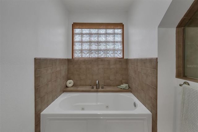 9610 NELLIE HILLS COURT, Clermont, FL 34711