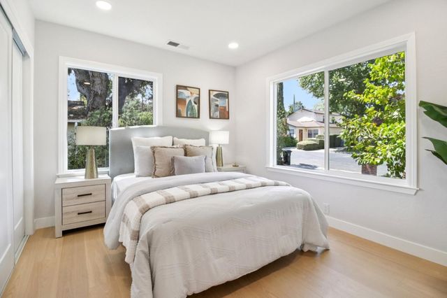 433 Monroe Drive, Palo Alto, CA 94306