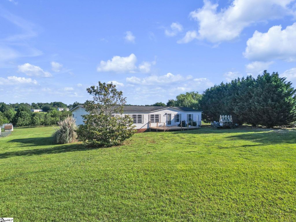 1339 Foster Road, Inman, SC 29349