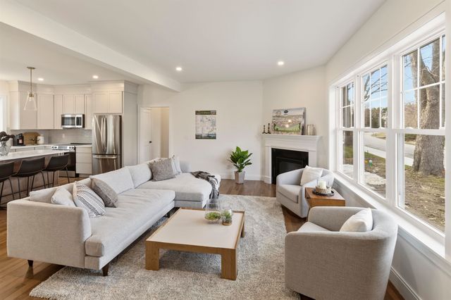 23 Shearwater Drive, Portsmouth, NH 03801