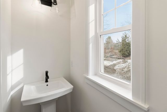 23 Shearwater Drive, Portsmouth, NH 03801