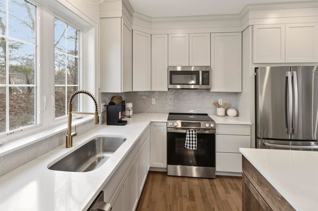 23 Shearwater Drive, Portsmouth, NH 03801