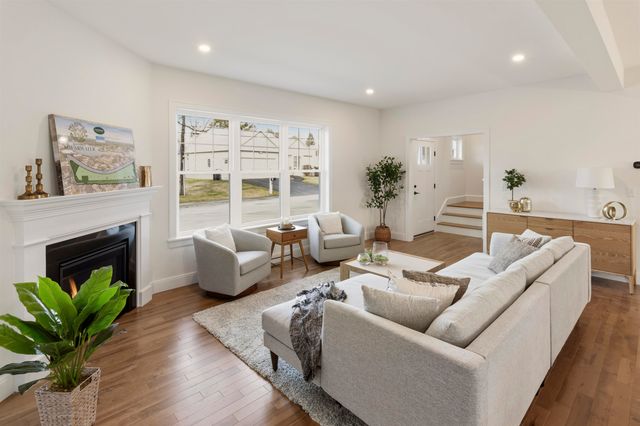 23 Shearwater Drive, Portsmouth, NH 03801