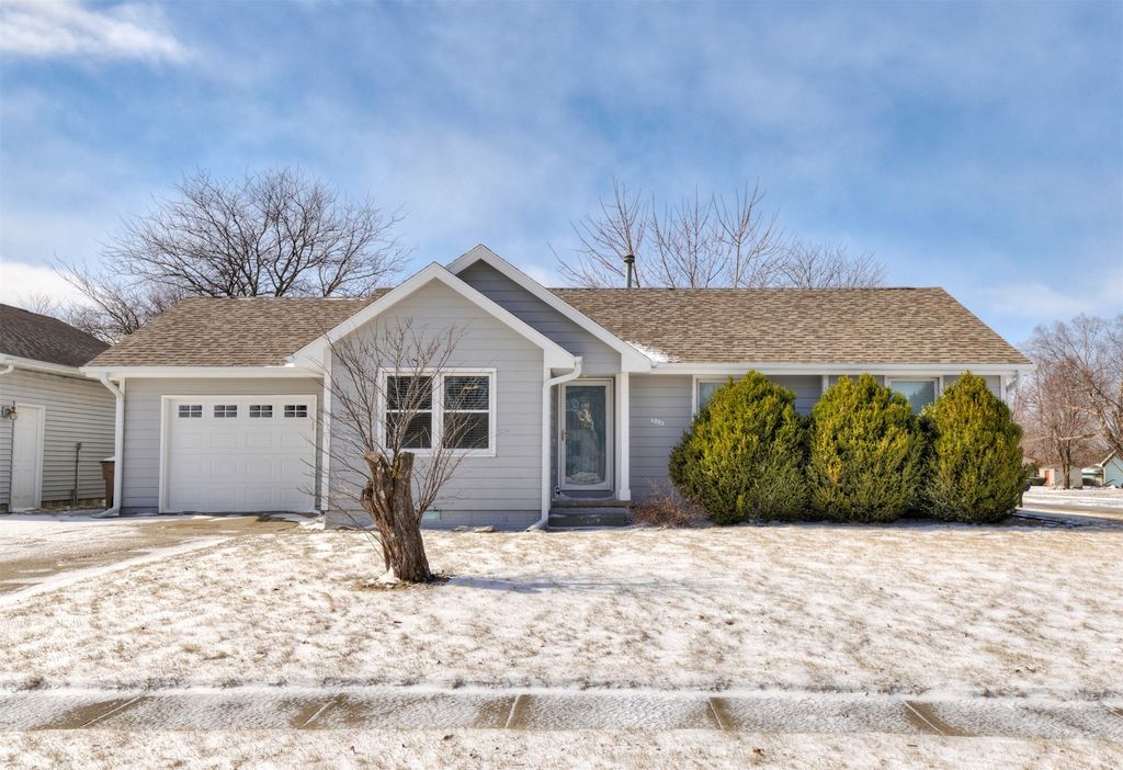 1003 Lincoln Street SE, Bondurant, IA 50035