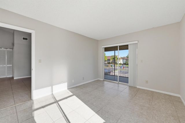 6286 Chasewood Drive E, Jupiter, FL 33458