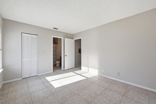 6286 Chasewood Drive E, Jupiter, FL 33458