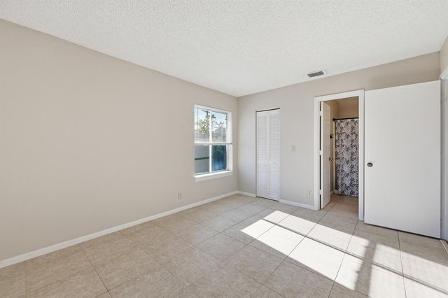 6286 Chasewood Drive E, Jupiter, FL 33458