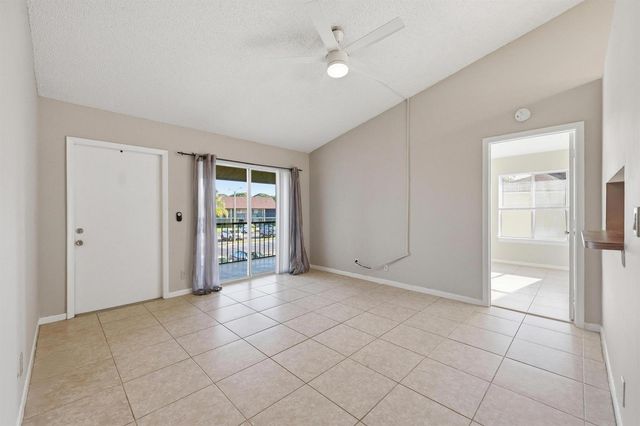 6286 Chasewood Drive E, Jupiter, FL 33458