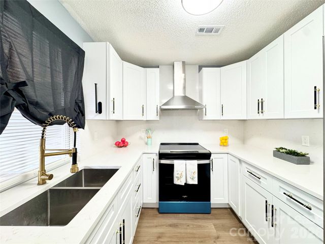 1634 Pamela Lorraine Drive, Charlotte, NC 28213