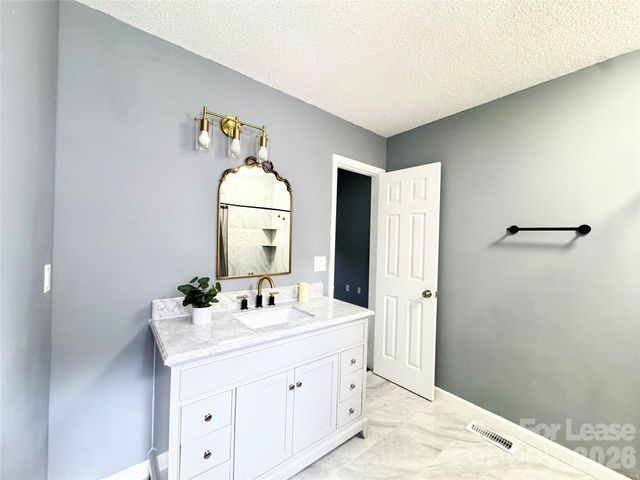 1634 Pamela Lorraine Drive, Charlotte, NC 28213